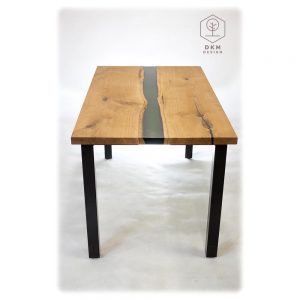 Mesa de comedor con resina epoxi