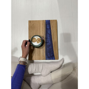 Tabla con resina púrpura